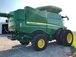 2017 John Deere S670 2wd combine