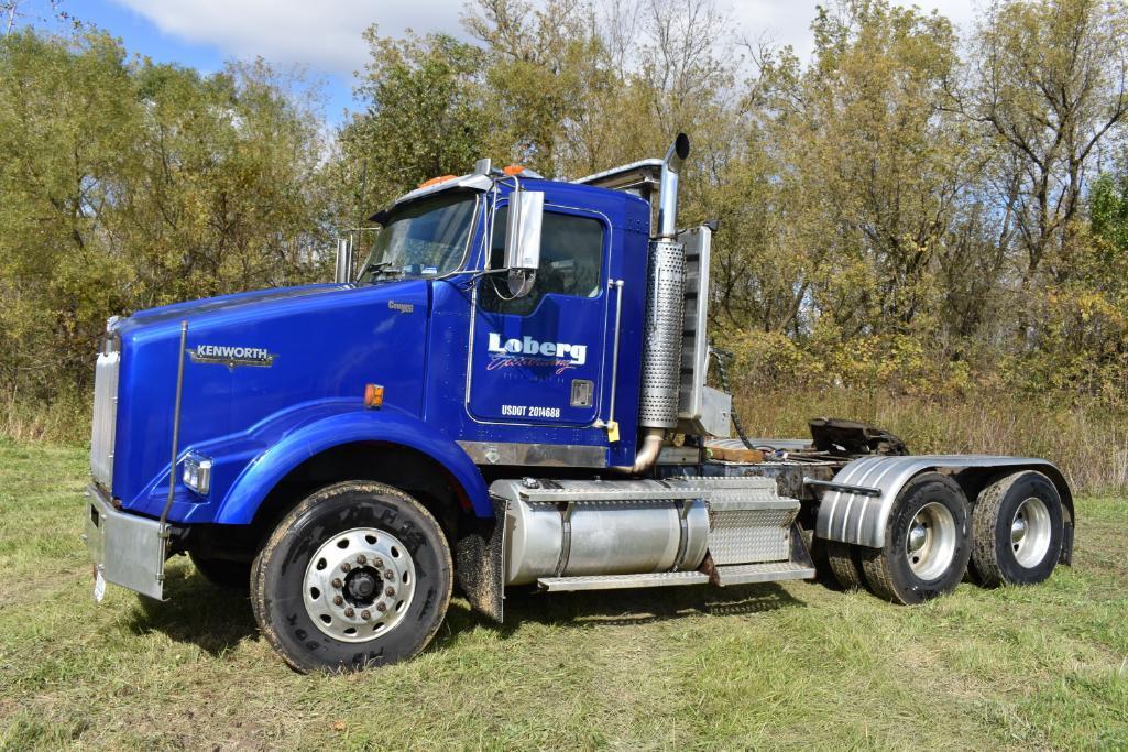 2000 Kenworth T800 day cab semi