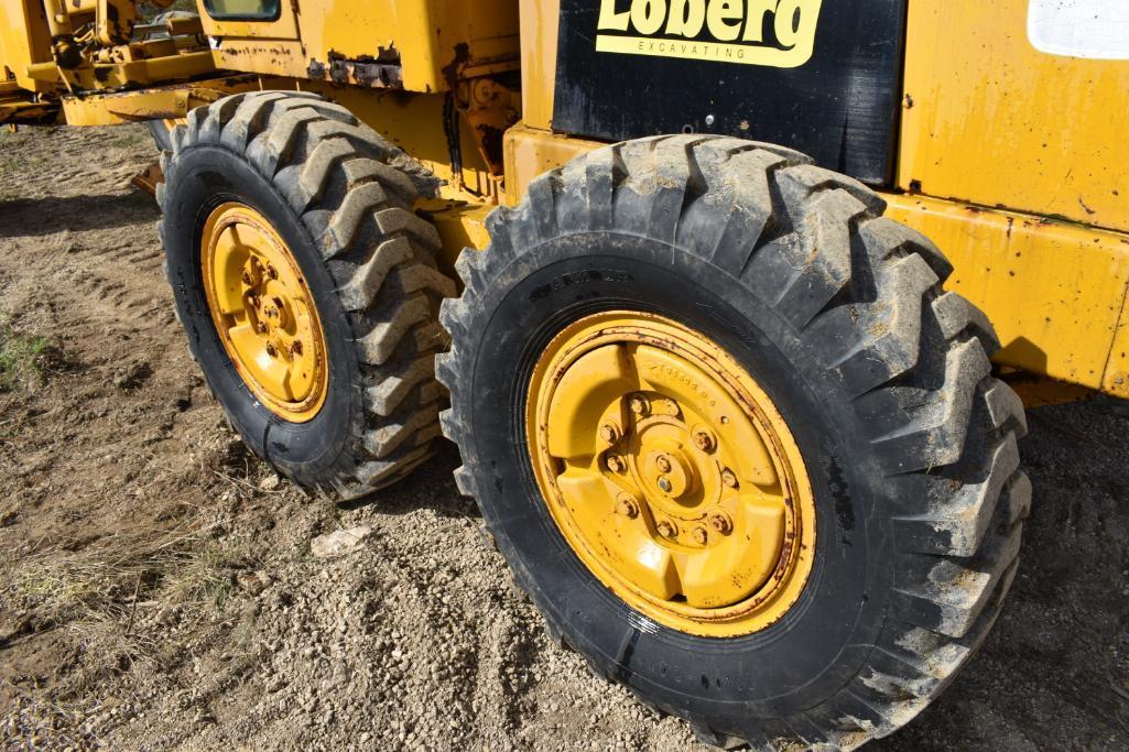 John Deere 570A motor grader