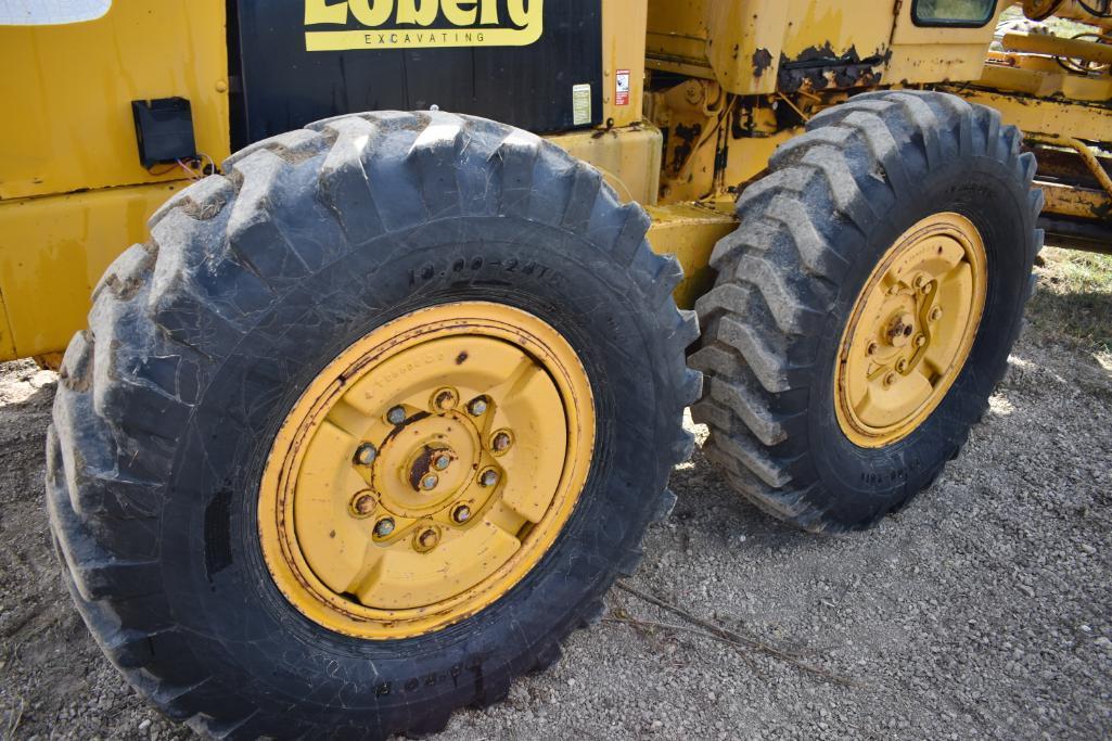 John Deere 570A motor grader