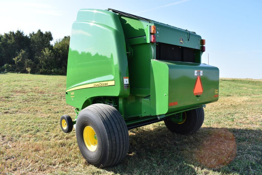 2017 John Deere 569 Premium round baler