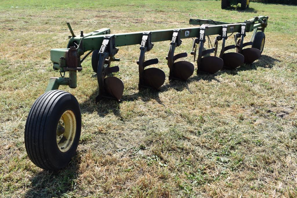 John Deere 3600 6 bottom plow