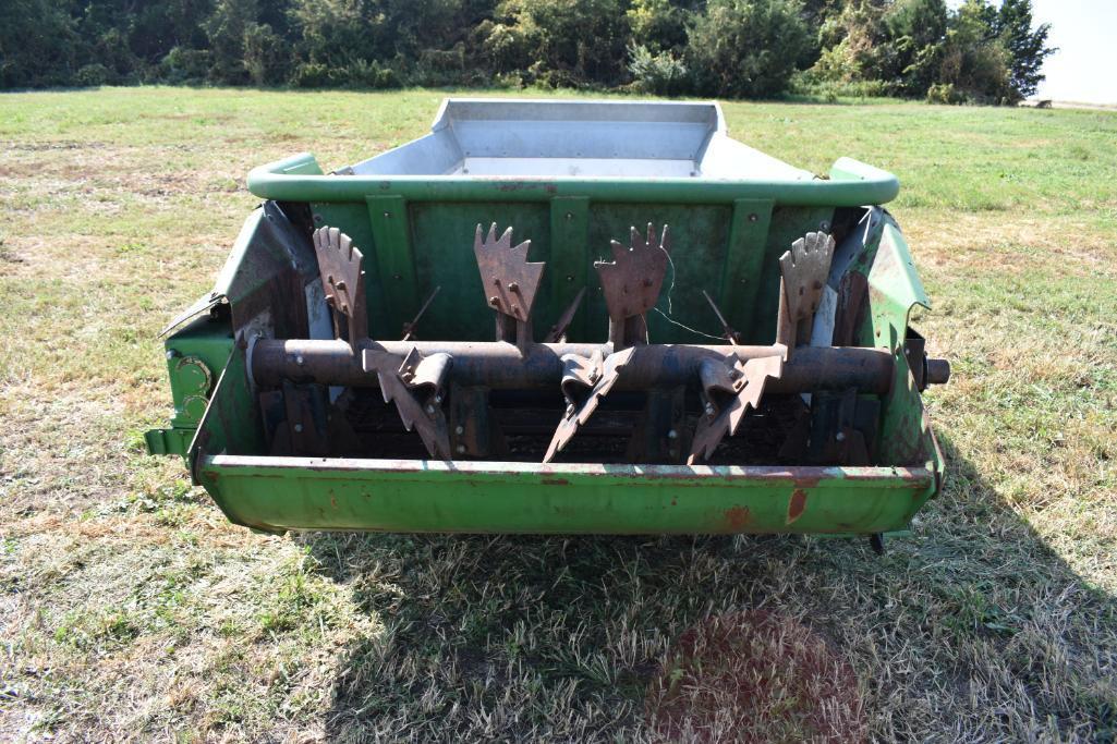 2009 Frontier MS1223 manure spreader