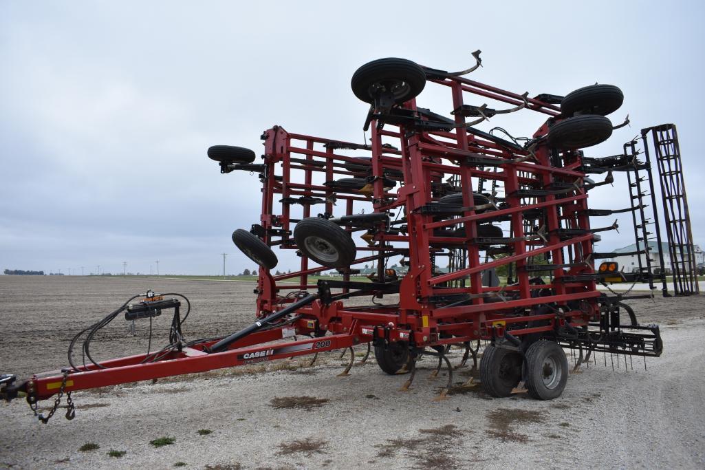 Case IH 200 Tiger-Mate 44 1/2' field cultivator