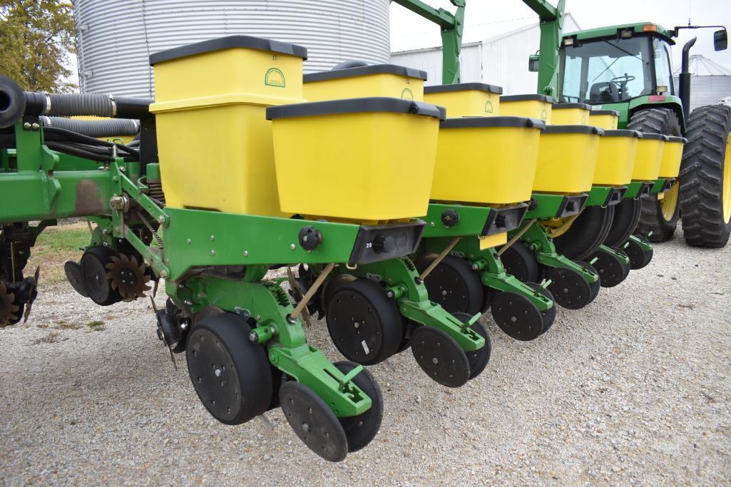 2007 John Deere 1770NT 16 row 30" planter