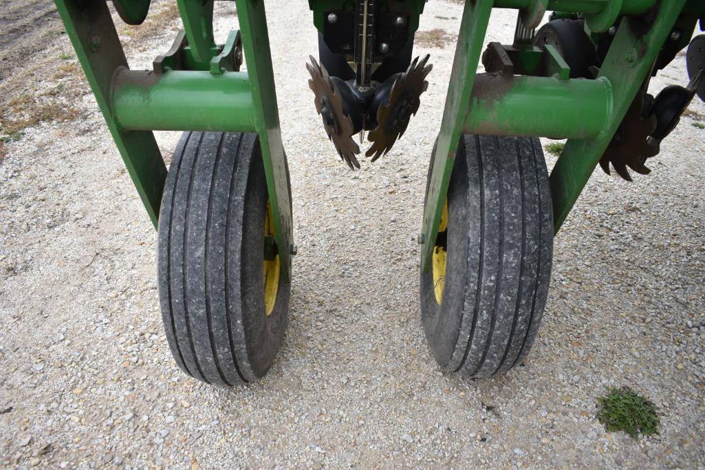 2007 John Deere 1770NT 16 row 30" planter