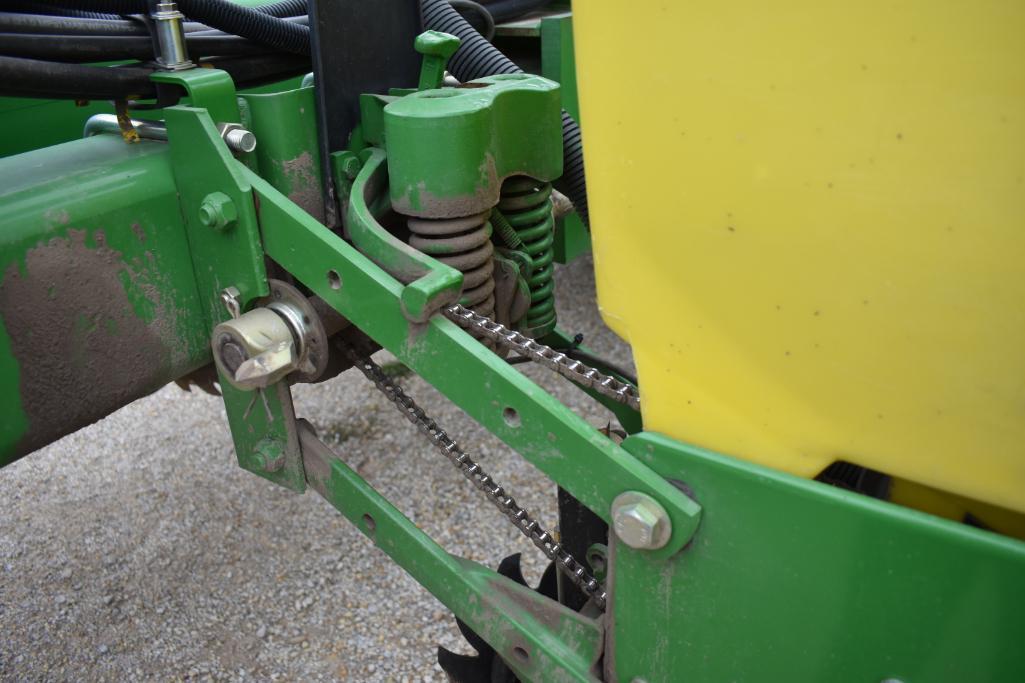 2007 John Deere 1770NT 16 row 30" planter