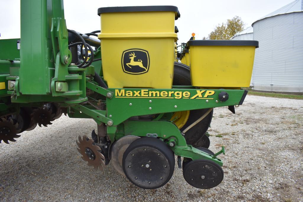 2007 John Deere 1770NT 16 row 30" planter