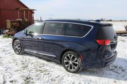 2017 Chrysler Pacifica LTD minivan