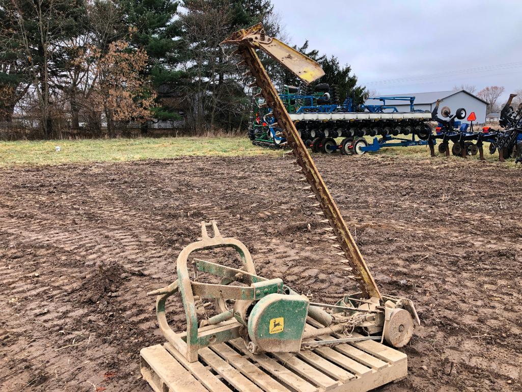 John Deere 350 sickle bar mower