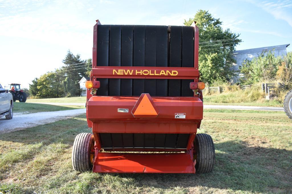 New Holland 688 round baler