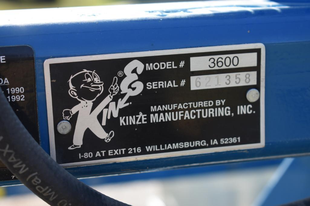 2008 Kinze 3600 12/23 planter