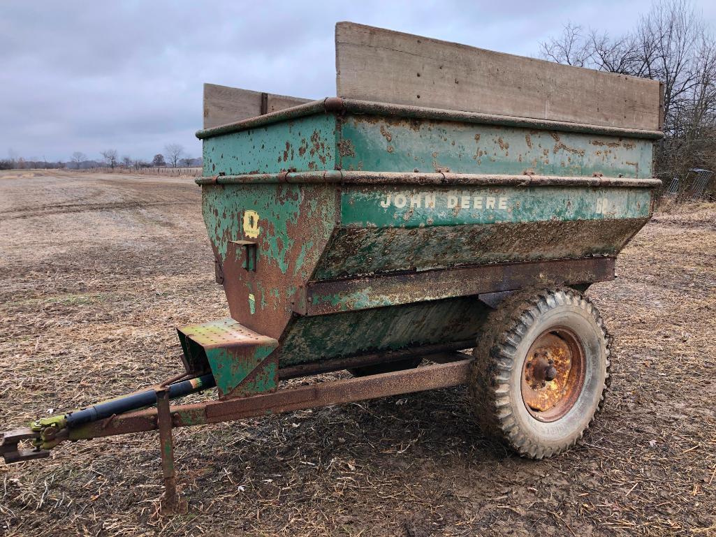 John Deere 68 auger wagon