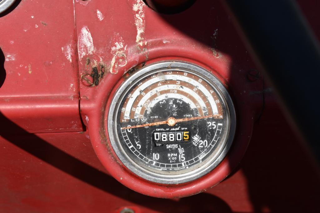 1962 International B-414 2wd utility tractor