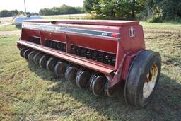 International 5100 Soybean Special 13' grain drill