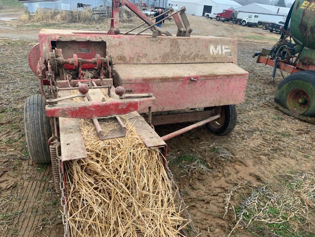 MF 124 baler