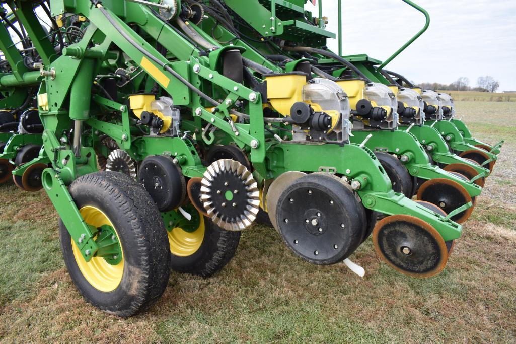 2014 John Deere 1790 CCS 16/31 planter