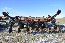 Case IH 730B 7-shank disc-ripper