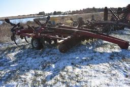 Case IH 730B 7-shank disc-ripper