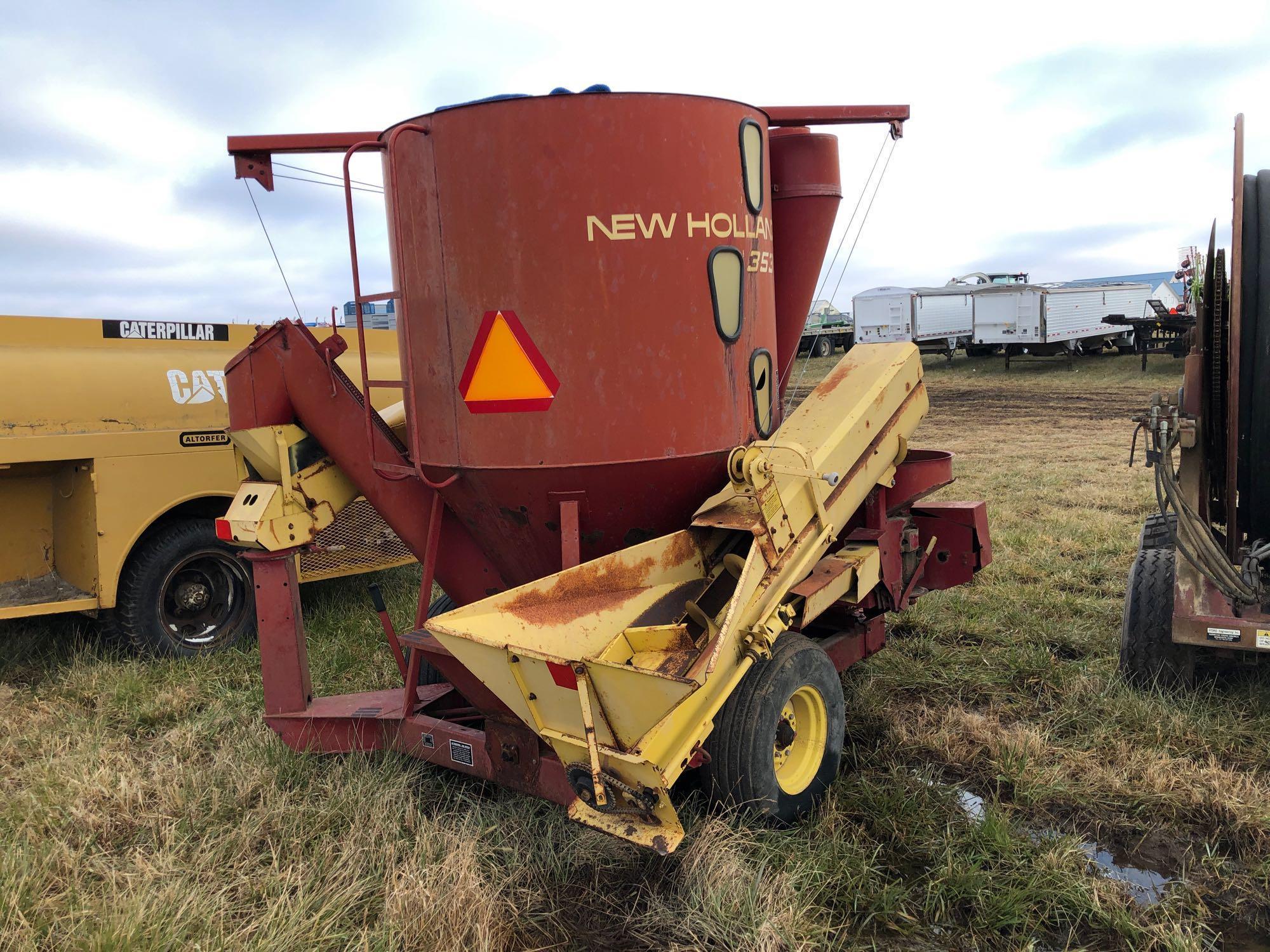 New Holland 353 grinder mixer