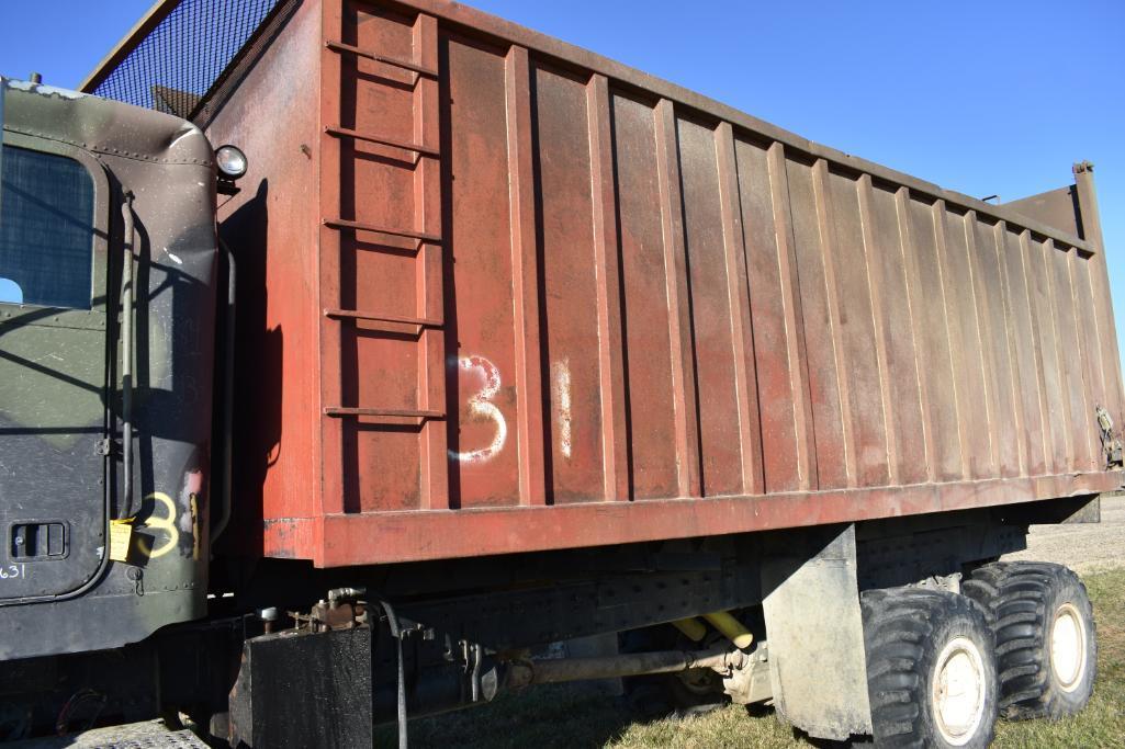 1992 Freightliner 6x4 truck w/Shop built 22' silage body