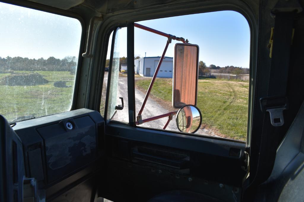 1992 Freightliner 6x4 truck w/Shop built 22' silage body