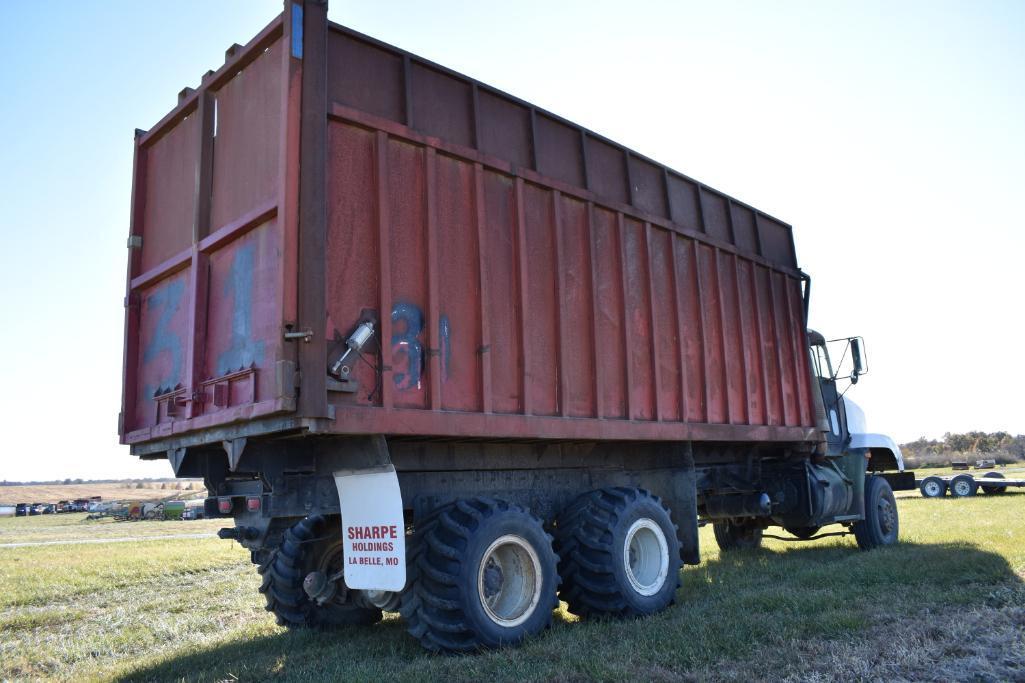 1992 Freightliner 6x4 truck w/Shop built 22' silage body