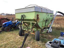 Parker 2600 gravity wagon on running gear