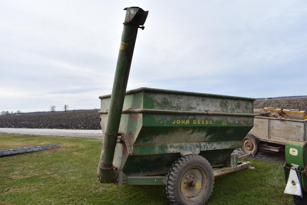 John Deere 68 auger wagon