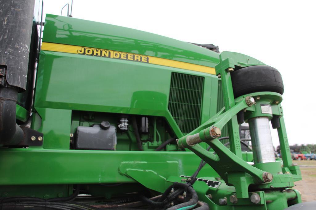 1998 John Deere 4700 self-propelled sprayer