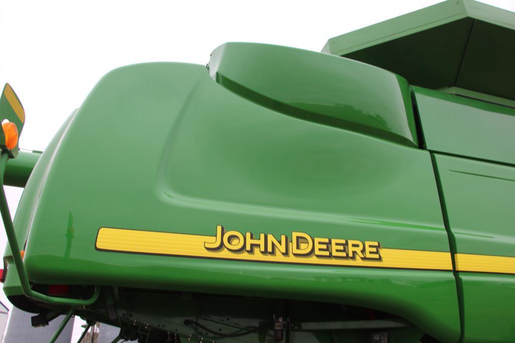 2007 John Deere 9760 STS 2wd combine