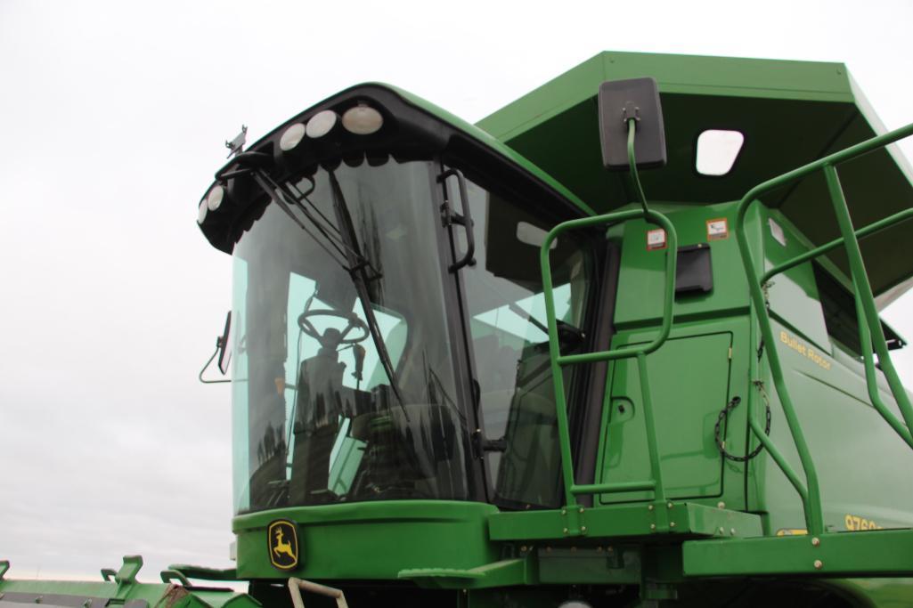 2007 John Deere 9760 STS 2wd combine