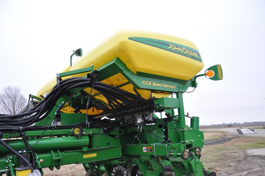 2014 John Deere 1770NT CCS 24 row 30" planter