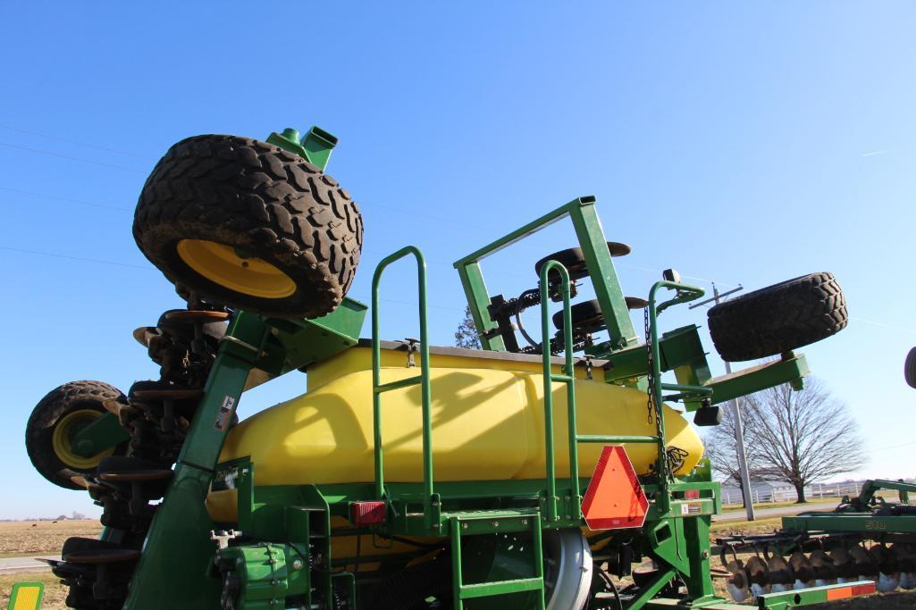 2011 John Deere 1990CCS 30' air seeder