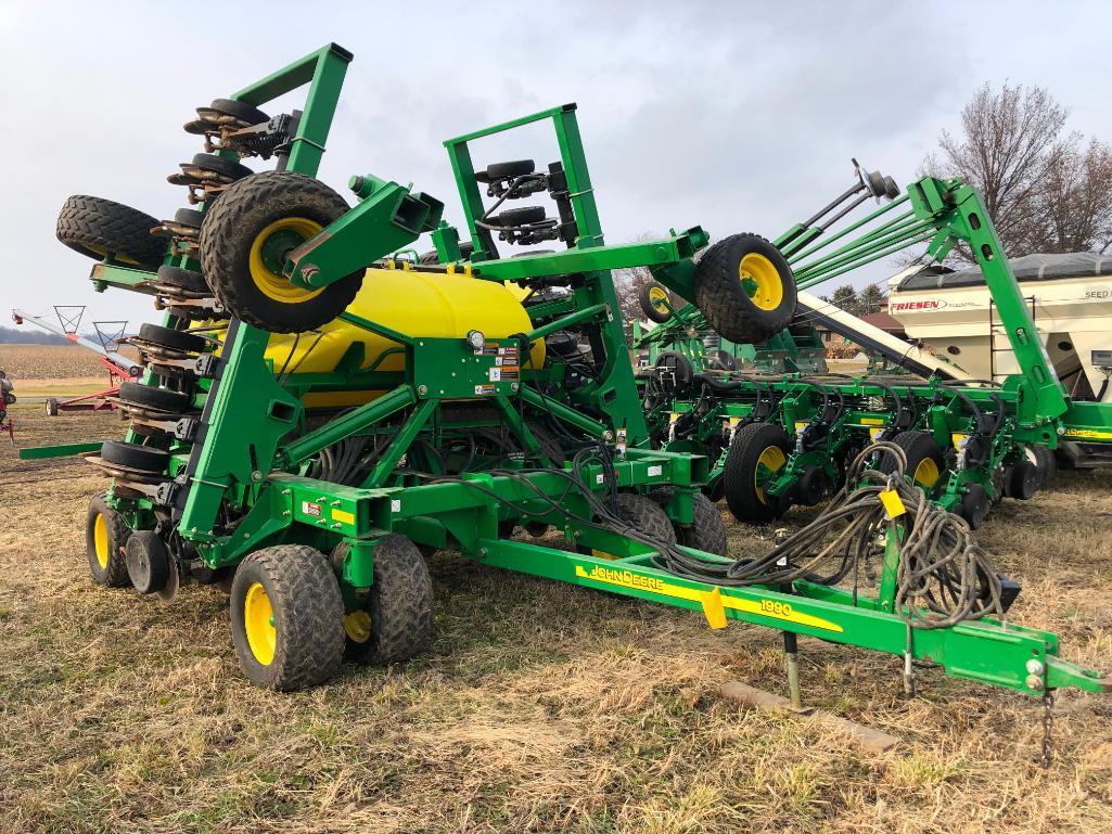 2011 John Deere 1990CCS 30' air seeder