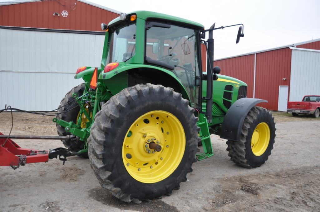 2011 John Deere 7330 Premium MFWD tractor