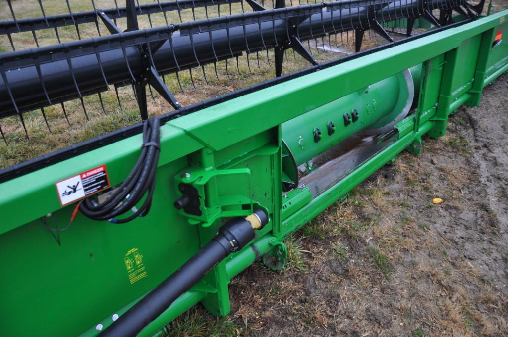 2017 John Deere 635F 35' flex platform