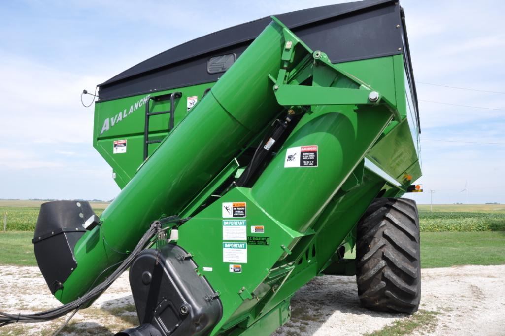 '08 Brent 1194 grain cart