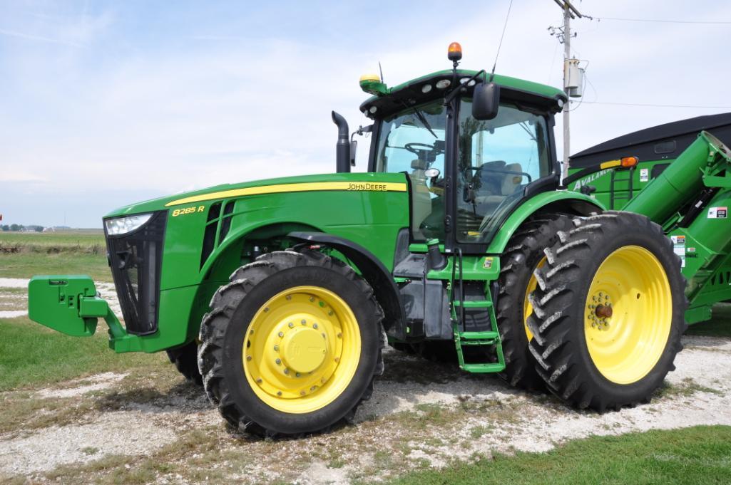 '11 JD 8285R MFWD tractor