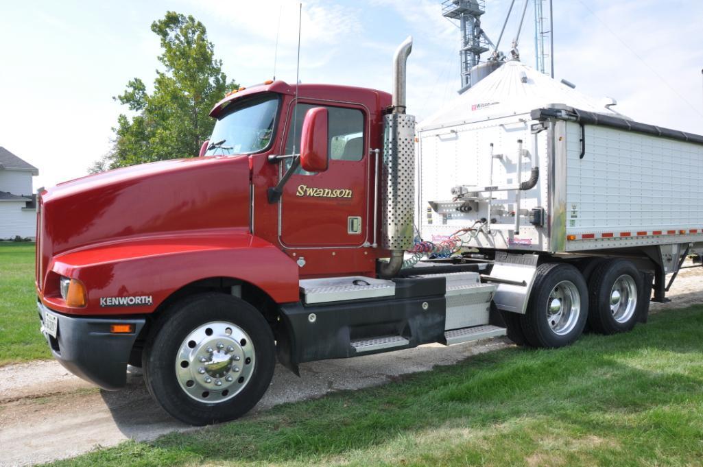 '00 Kenworth T600 daycab truck