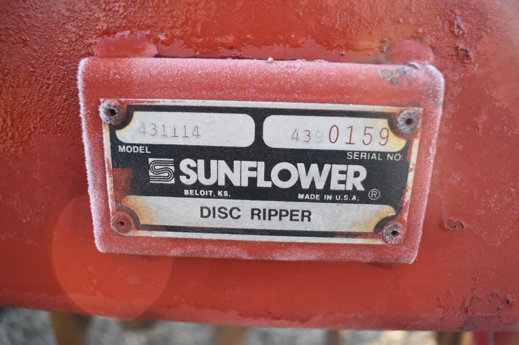 Sunflower 4311 7-shank disc-ripper