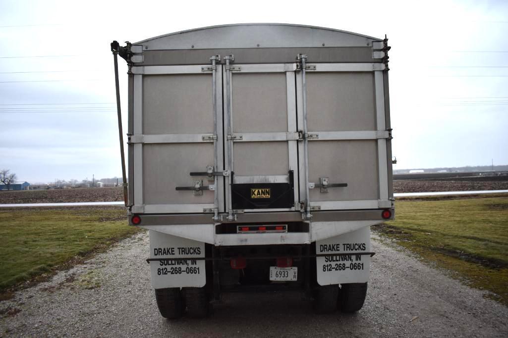 1997 Ford Louisville tandem axle grain truck