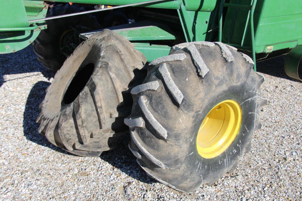 John Deere 6620 4wd combine