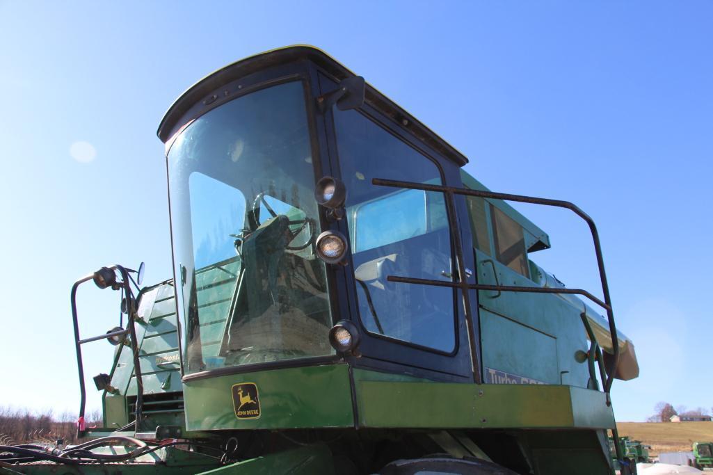 John Deere 6620 4wd combine