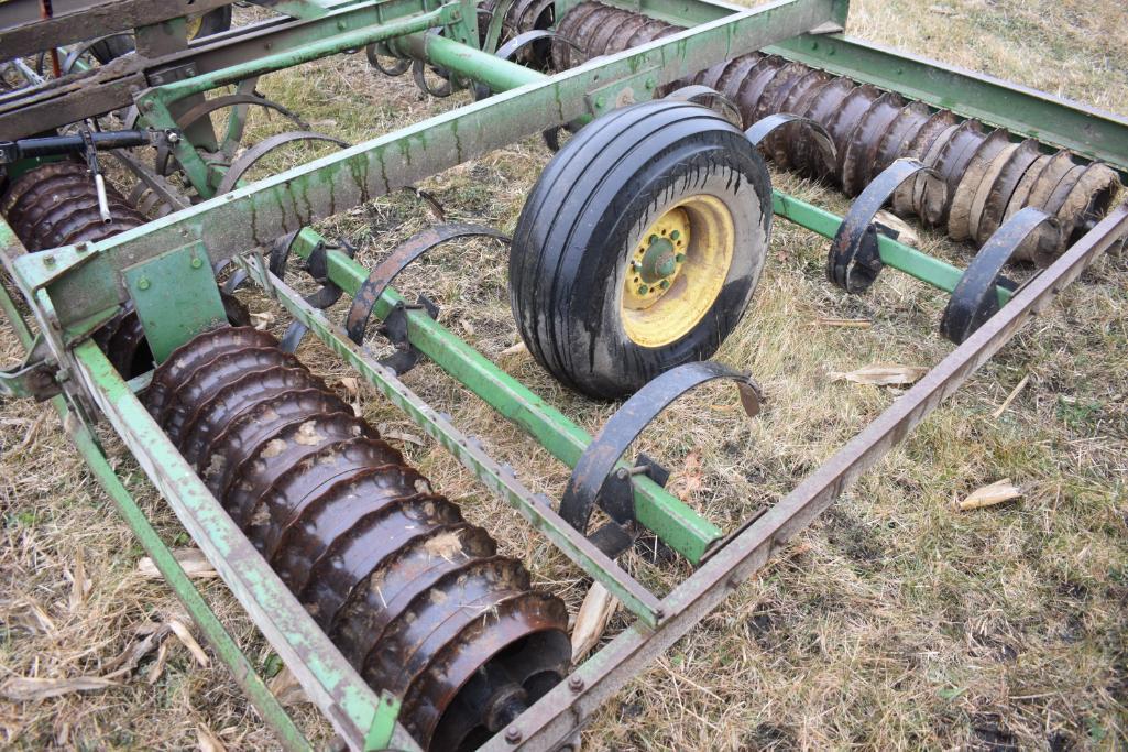 John Deere F950 16' cultimulcher