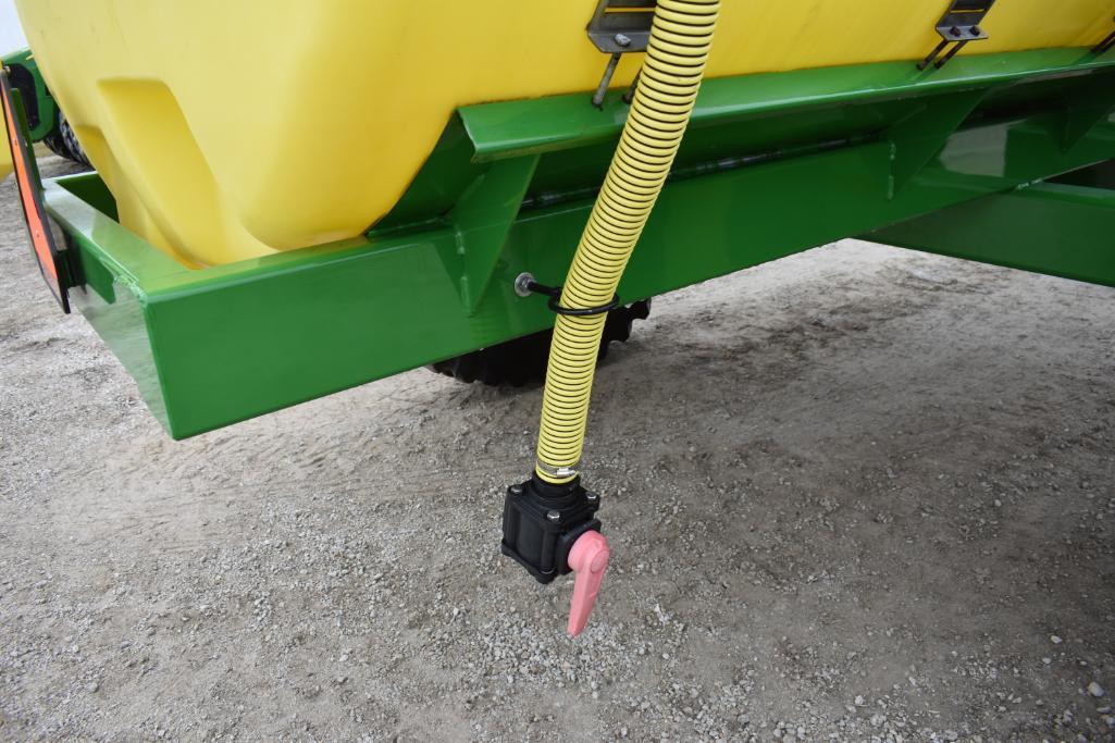 Fast 8100 17-knife liquid fertilizer applicator