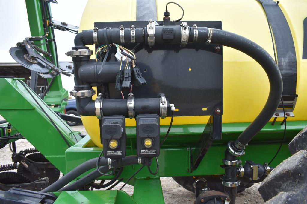 Fast 8100 17-knife liquid fertilizer applicator