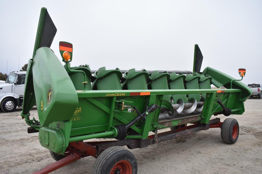 2004 John Deere 893 8 row 30" corn head