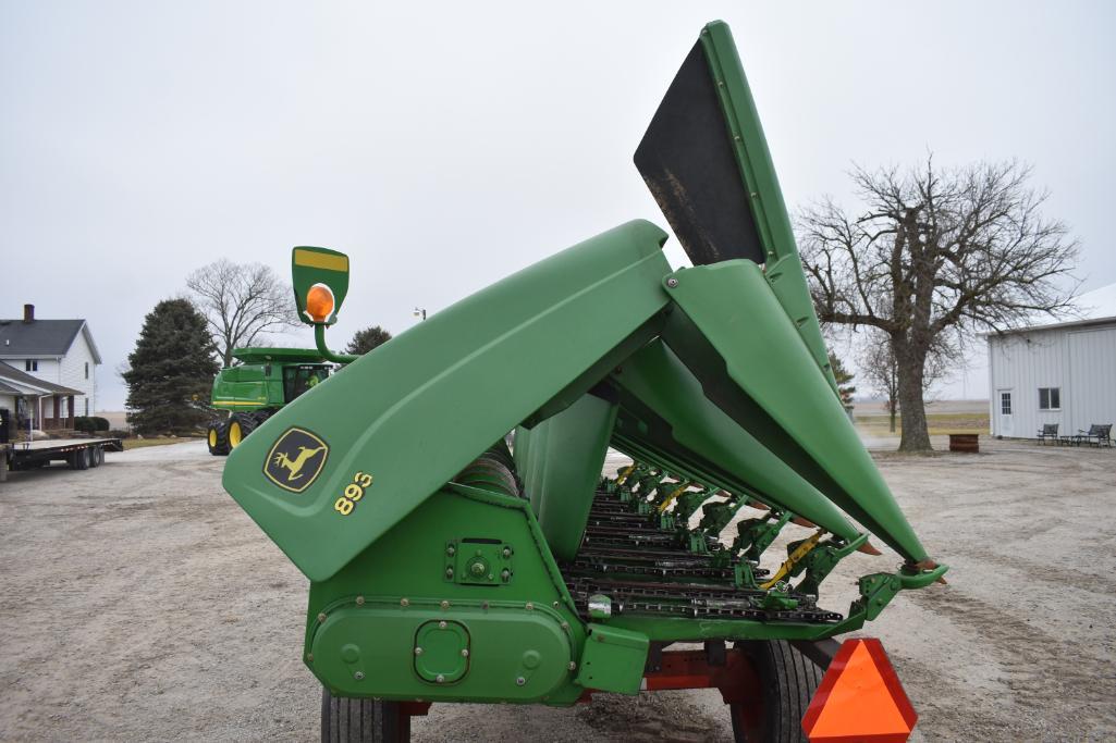 2004 John Deere 893 8 row 30" corn head