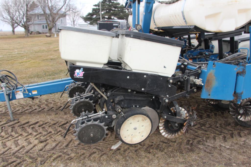 2004 Kinze 3200 12 row 30" planter